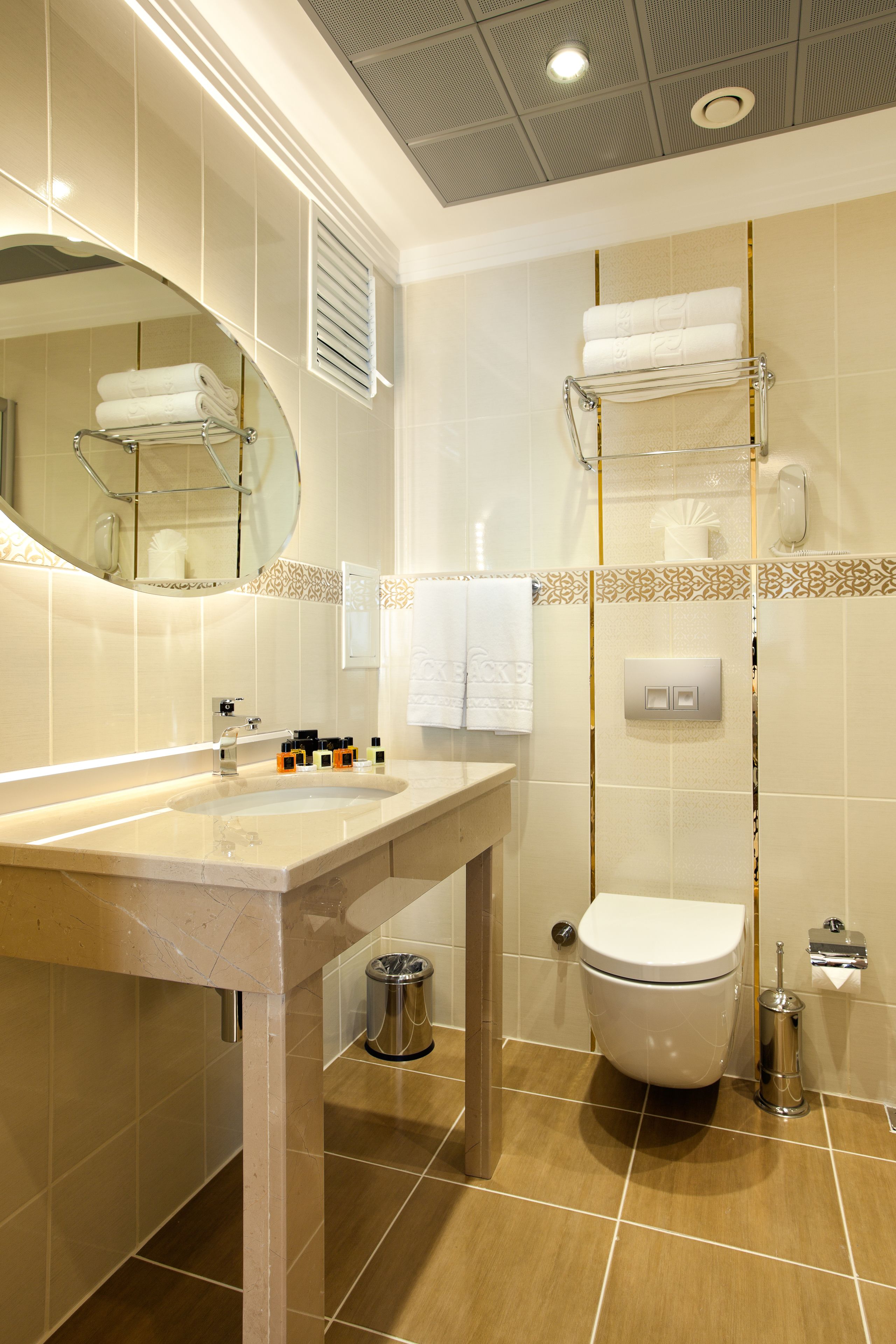 1 bedroom, premium bedding, minibar, in-room safe