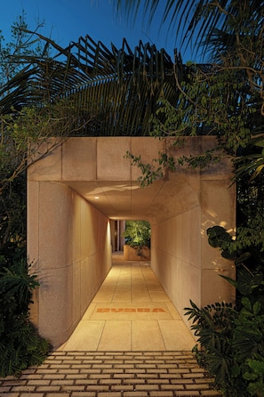 4 restaurants; breakfast, lunch and dinner served  - W Punta de Mita (Punta de Mita)