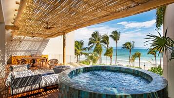 Oasis 2 Bedroom Villa, Oceanfront, Plunge Pool | 1 habitación, ropa de cama de alta calidad y minibar