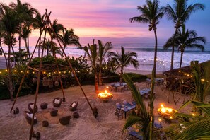 Ubicación a pie de playa, cabañas de playa, tumbonas y sombrillas