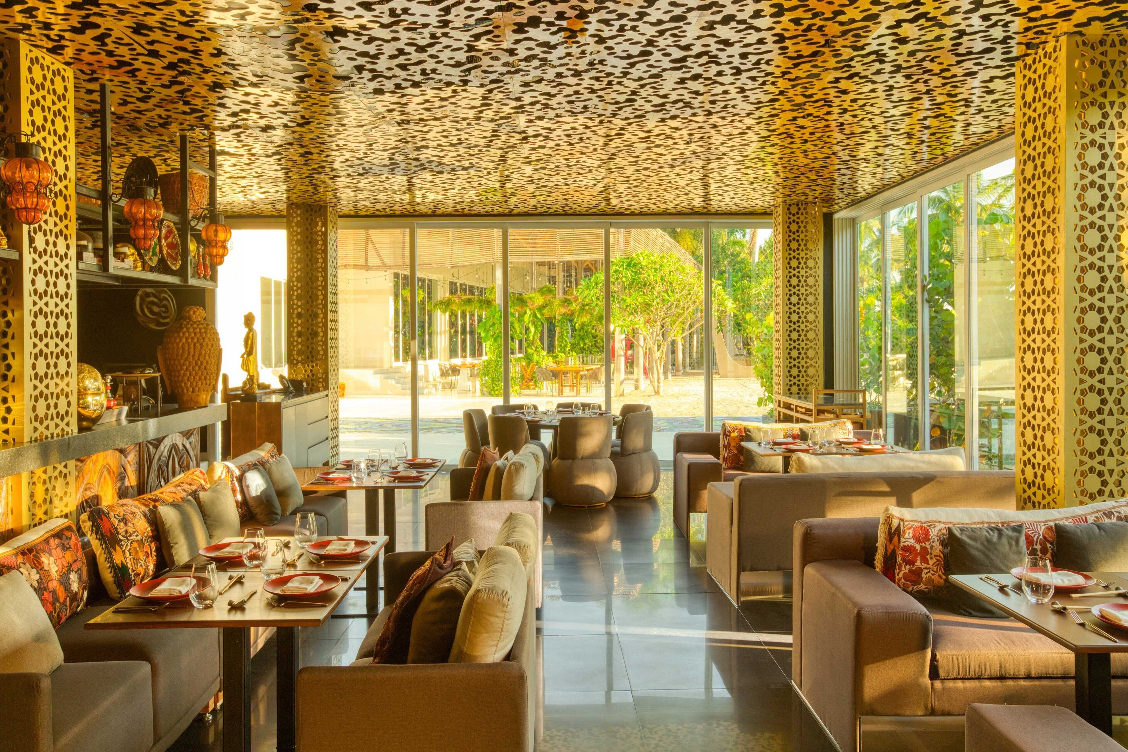 4 restaurants, breakfast, lunch, dinner served; pan-asian cuisine