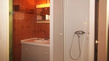 Bungalow familiar | Baño | Ducha y toallas