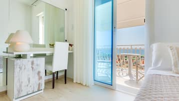Premium bedding, in-room safe, desk, blackout curtains