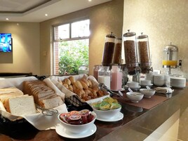 Desayuno inglés todos los días (con cargo)