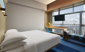 42-inch LCD TV with satellite channels, TV - Aloft Guangzhou Tianhe (Guangzhou)