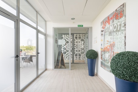 酒吧(店内). 42 号公路酒店