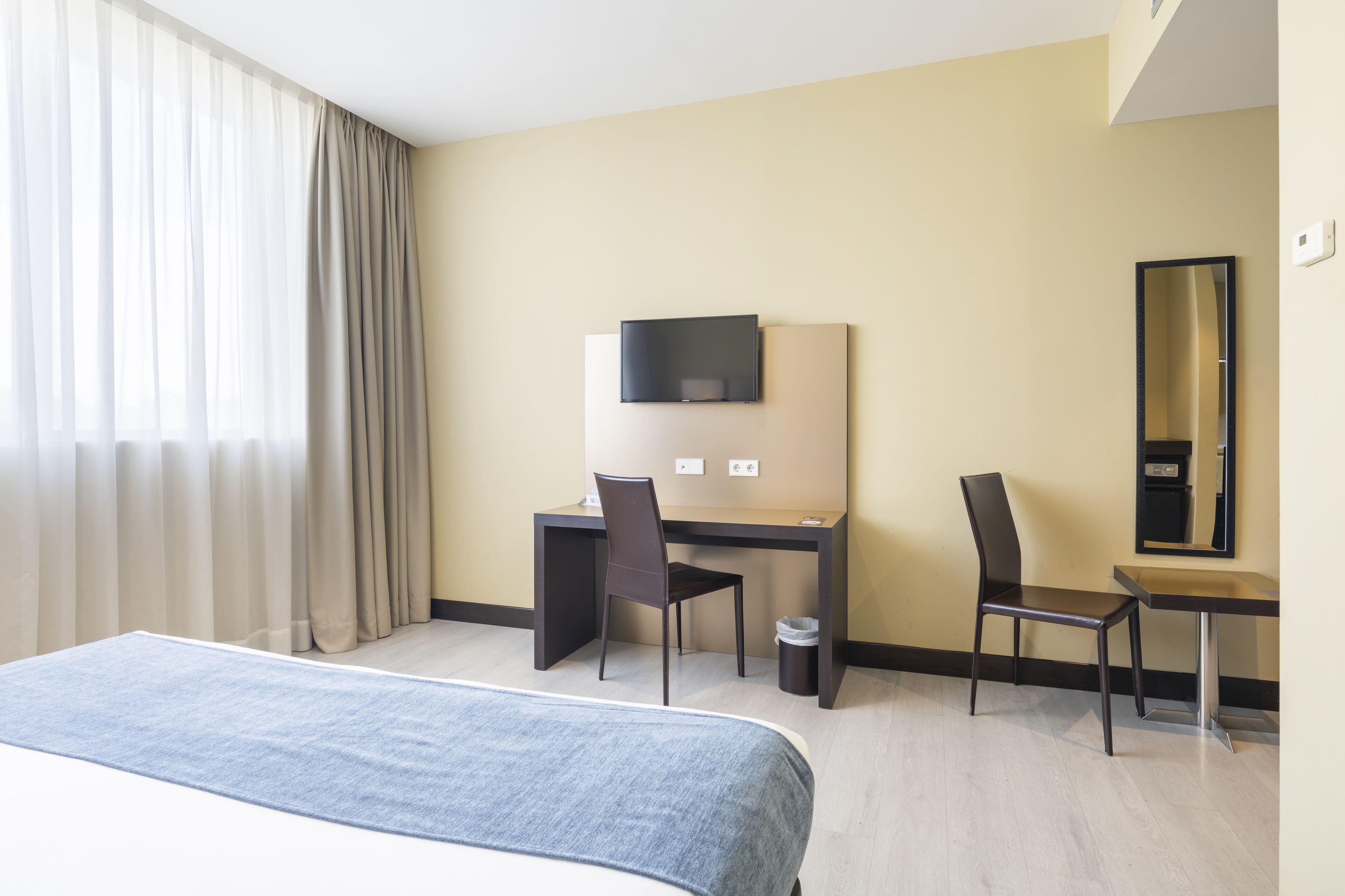 standard double room | minibar, in-room safe, desk, blackout curtains