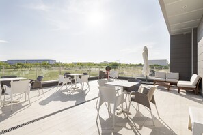 Bar (on property) - Hotel Route 42 (Illescas)