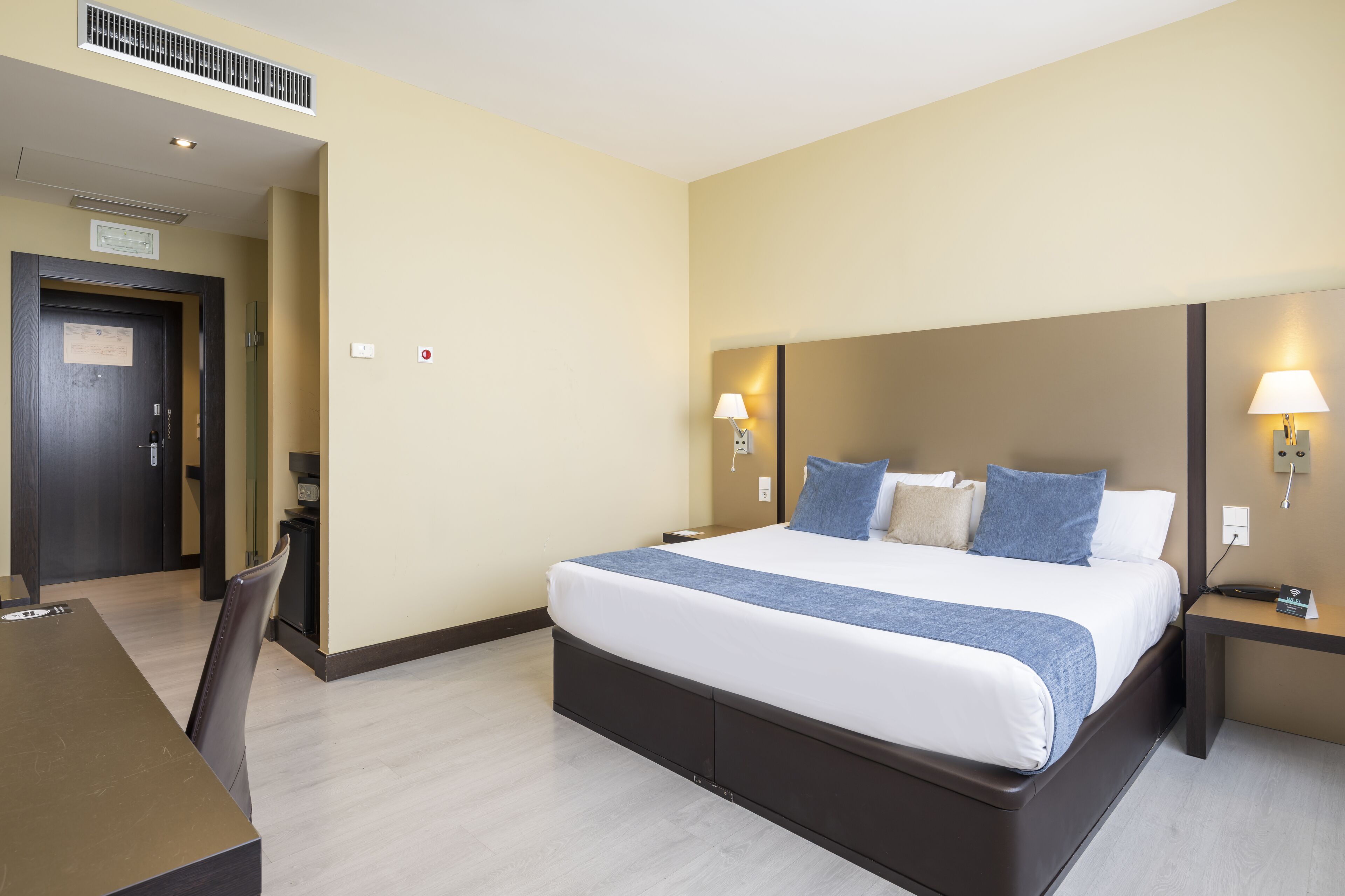 standard double room | minibar, in-room safe, desk, blackout curtains