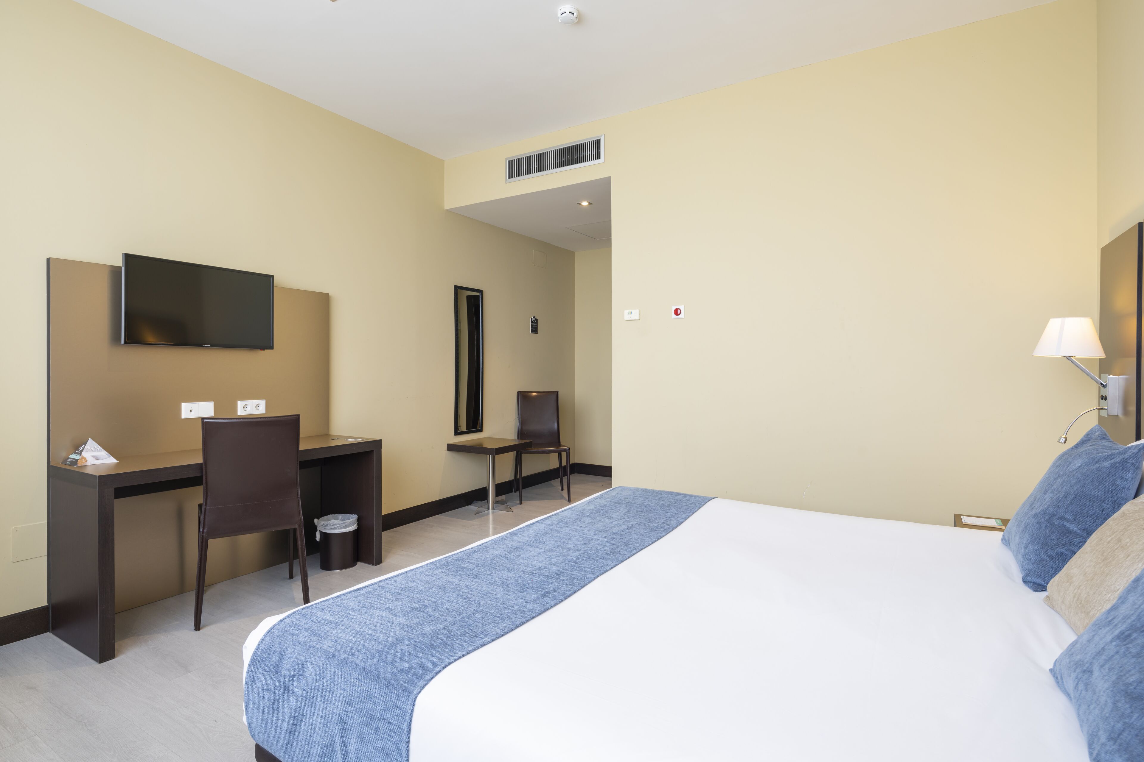 minibar, in-room safe, desk, blackout curtains