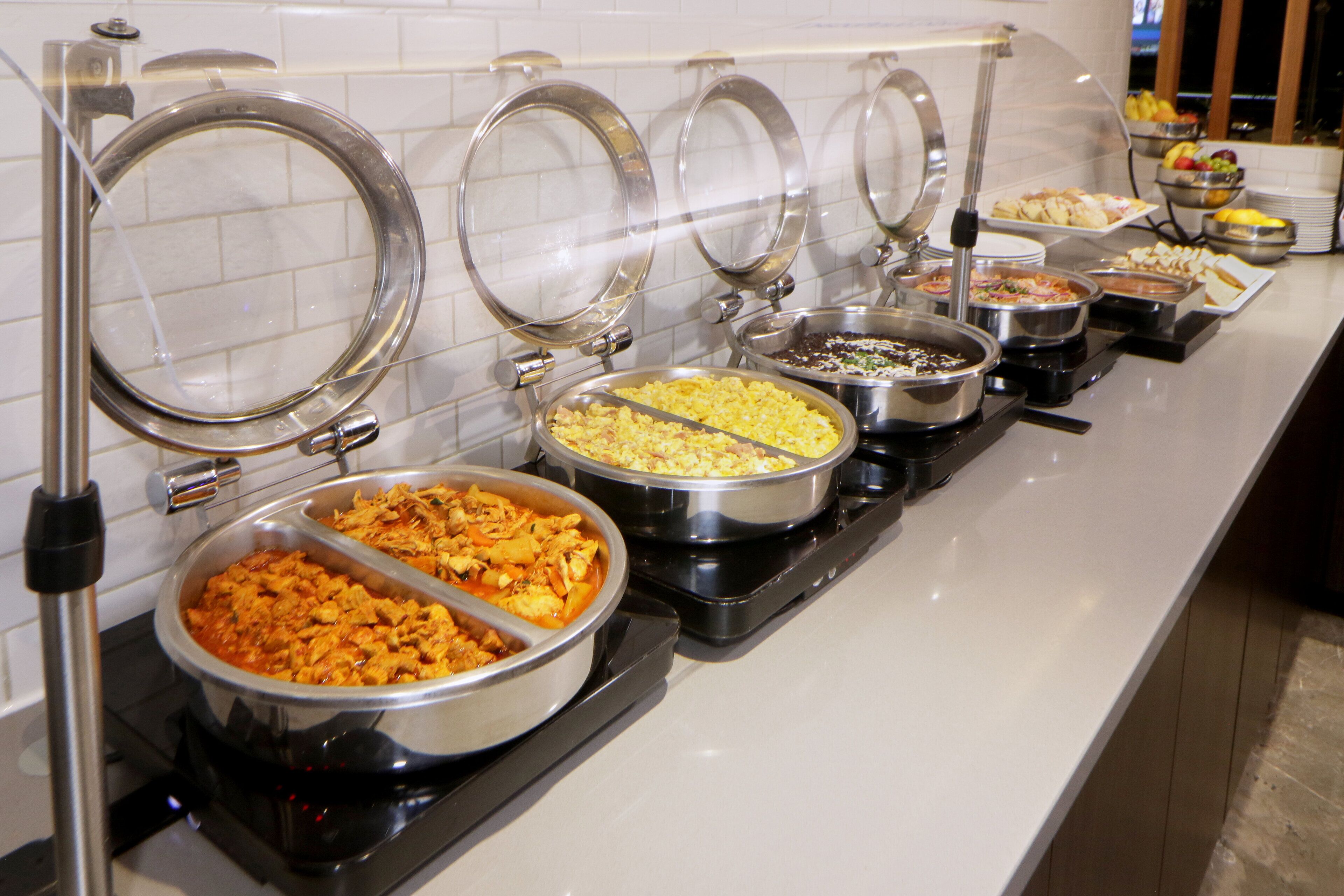 free daily full breakfast