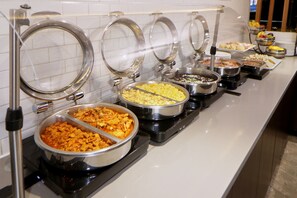 Tägliches inbegriffenes großes Frühstück