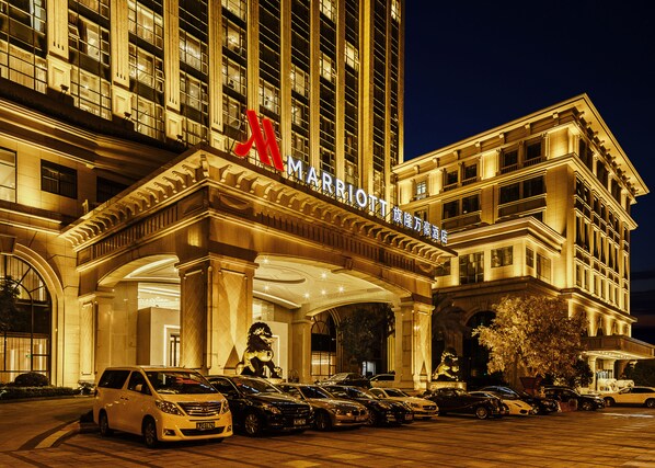 Free self parking - Zhejiang Taizhou Marriott Hotel (Taizhou)