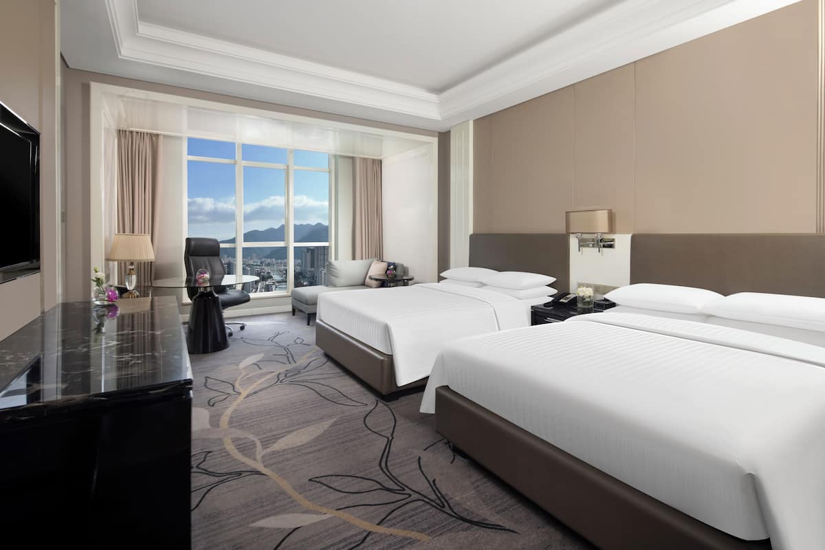 Down duvets, minibar, in-room safe, desk