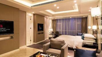 Down comforters, minibar, in-room safe, desk