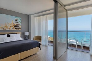 Deluxe Suite | Minibar, in-room safe, desk, soundproofing - Resort Hadera Hotel By Jacob (Hadera)