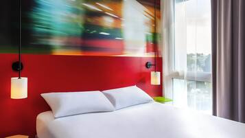 Standard Room, 1 Double Bed | Pillowtop beds, desk, soundproofing, free WiFi