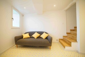 Superior Apartment, Ensuite, Sea View (Balcon/Balcony) | Lounge - The Frogs House (Saint-Jeannet)