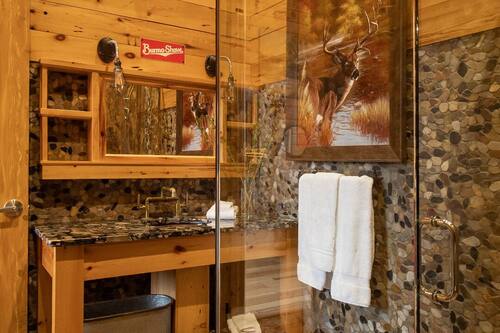 Executive Room, 1 King Bed | Bathroom