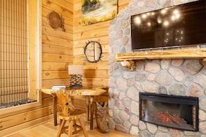 Kamar Eksekutif, 1 Tempat Tidur King | Seprai premium dan didekorasi berbeda-beda