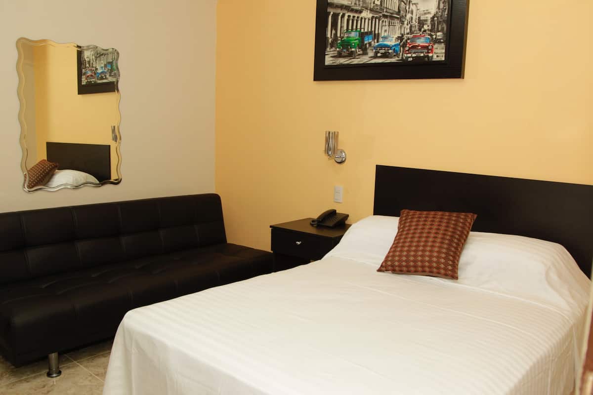Suite | Coffres-forts dans les chambres, Wi-Fi gratuit, draps fournis