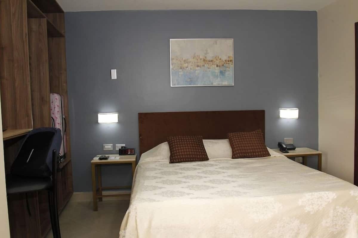 Coffres-forts dans les chambres, Wi-Fi gratuit, draps fournis
