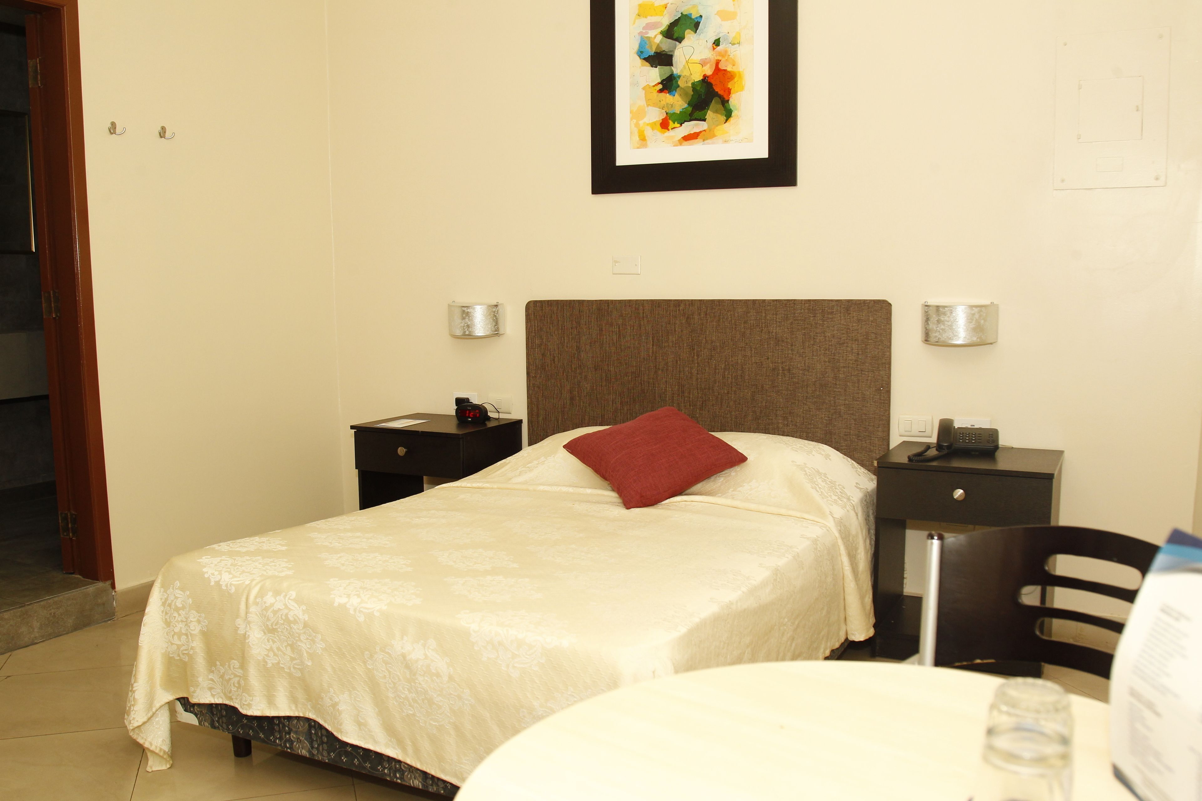 In-room safe, free WiFi, bed sheets