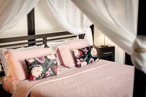 Habitación cuádruple Confort | 1 habitación y ropa de cama de alta calidad 