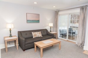 Bailey Island | Living area