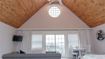 1 habitación, decoración personalizada y muebles diferentes