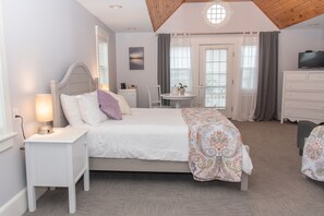 Cushing Island | Living area | 30-inch flat-screen TV with cable channels, TV - Inn On Peaks Island (Peaks Island)