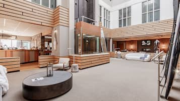 Coin salon dans le hall