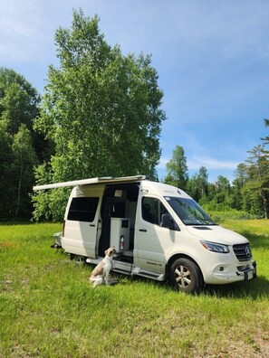 Free self parking - Nomi Resort (Dysart et al)