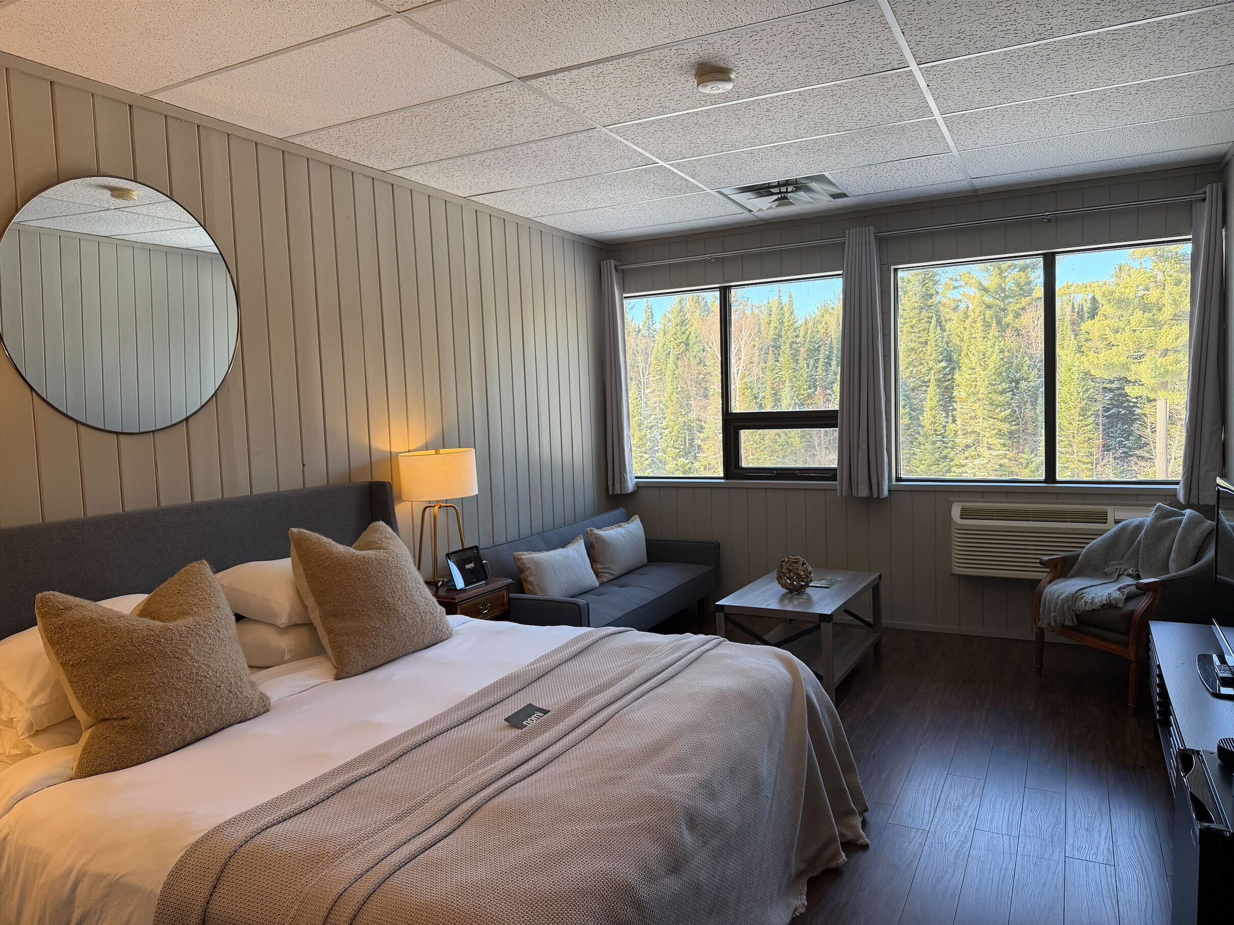 Exclusive Room, 1 King Bed with Sofa bed, Resort View | Individually decorated, individually furnished, desk, laptop workspace