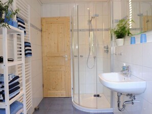 Bathroom - Vacation Apartment in Oberkirch Baden 8432 by RedAwning (Oberkirch)