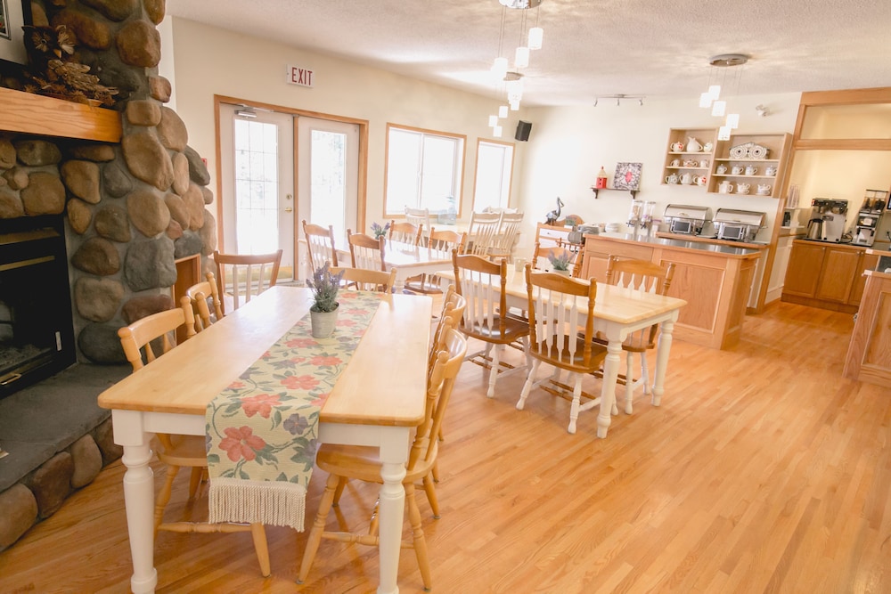 Inn on Canyon by null