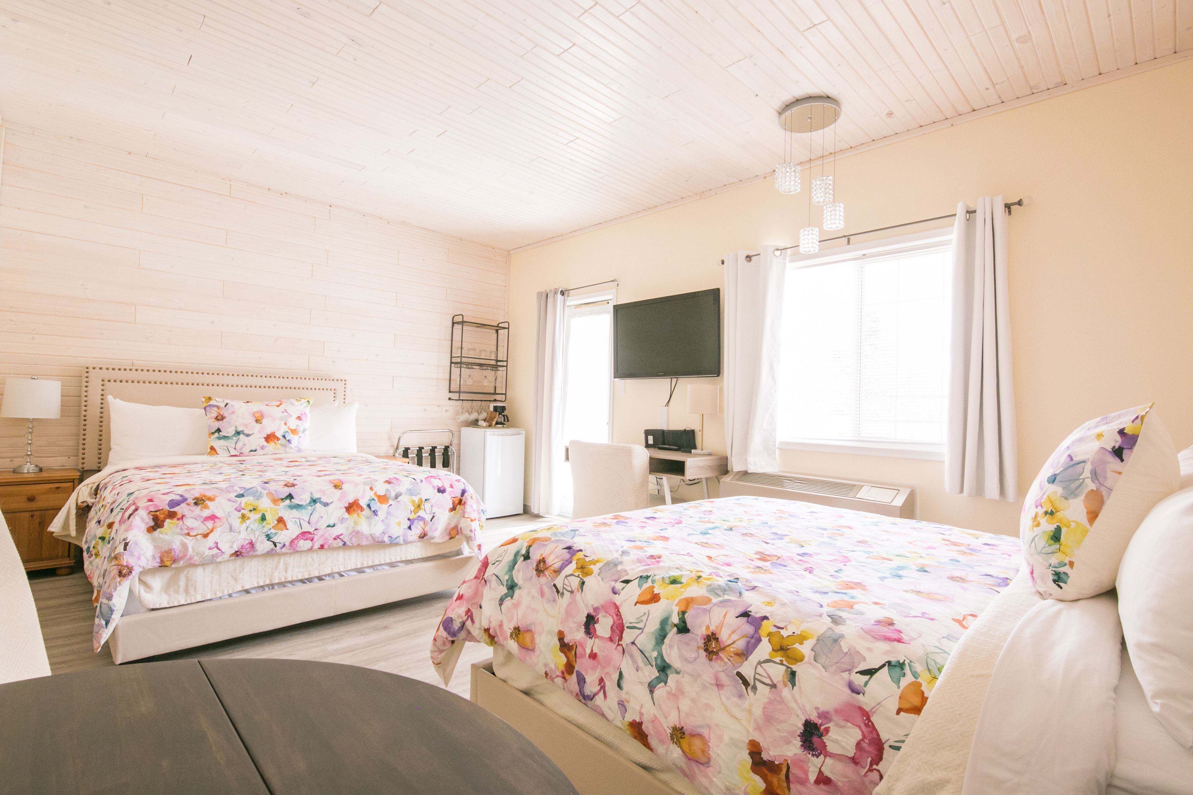 Superior Room, 2 Queen Beds, Patio | WiFi (free)