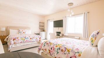 Superior Room, 2 Queen Beds, Patio | WiFi (free)