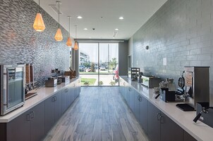 Café da manhã com buffet todos os dias mediante uma taxa