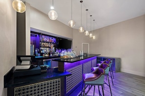 Bar (on property) - Four Points by Sheraton Plano (Plano)