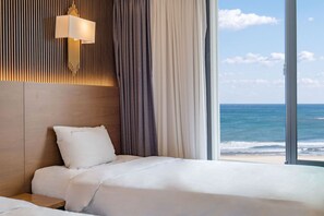 Premium bedding, desk, soundproofing, free WiFi
