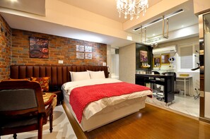 Junior Suite, 1 Bedroom | Free WiFi, bed sheets - February Hotel Apsan (Daegu)