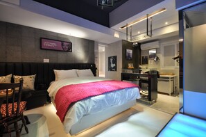 Junior Suite, 1 Bedroom | Free WiFi, bed sheets