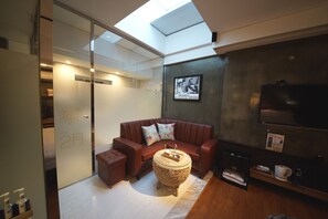 Junior Suite, 1 Bedroom | Free WiFi, bed sheets - February Hotel Apsan (Daegu)