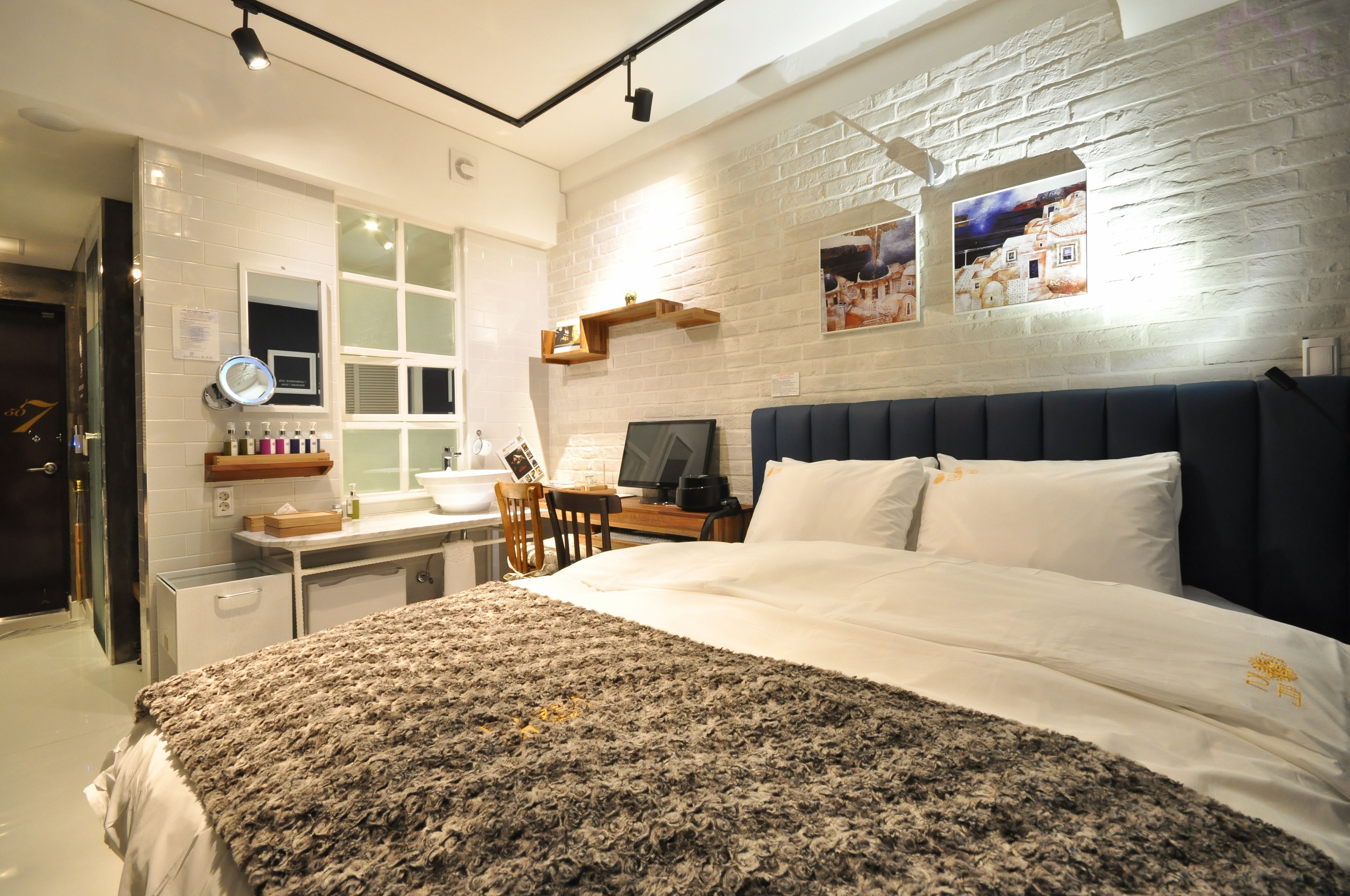 Wifi gratis y ropa de cama 