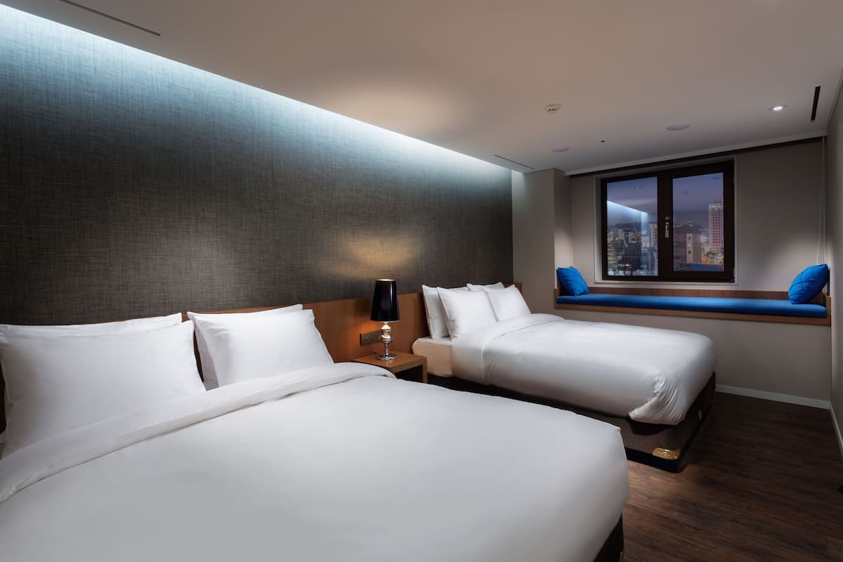 Emily Suite - Family Twin | Premium bedding, down duvets, in-room safe, desk