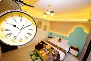 Premium bedding, free minibar, individually furnished, desk