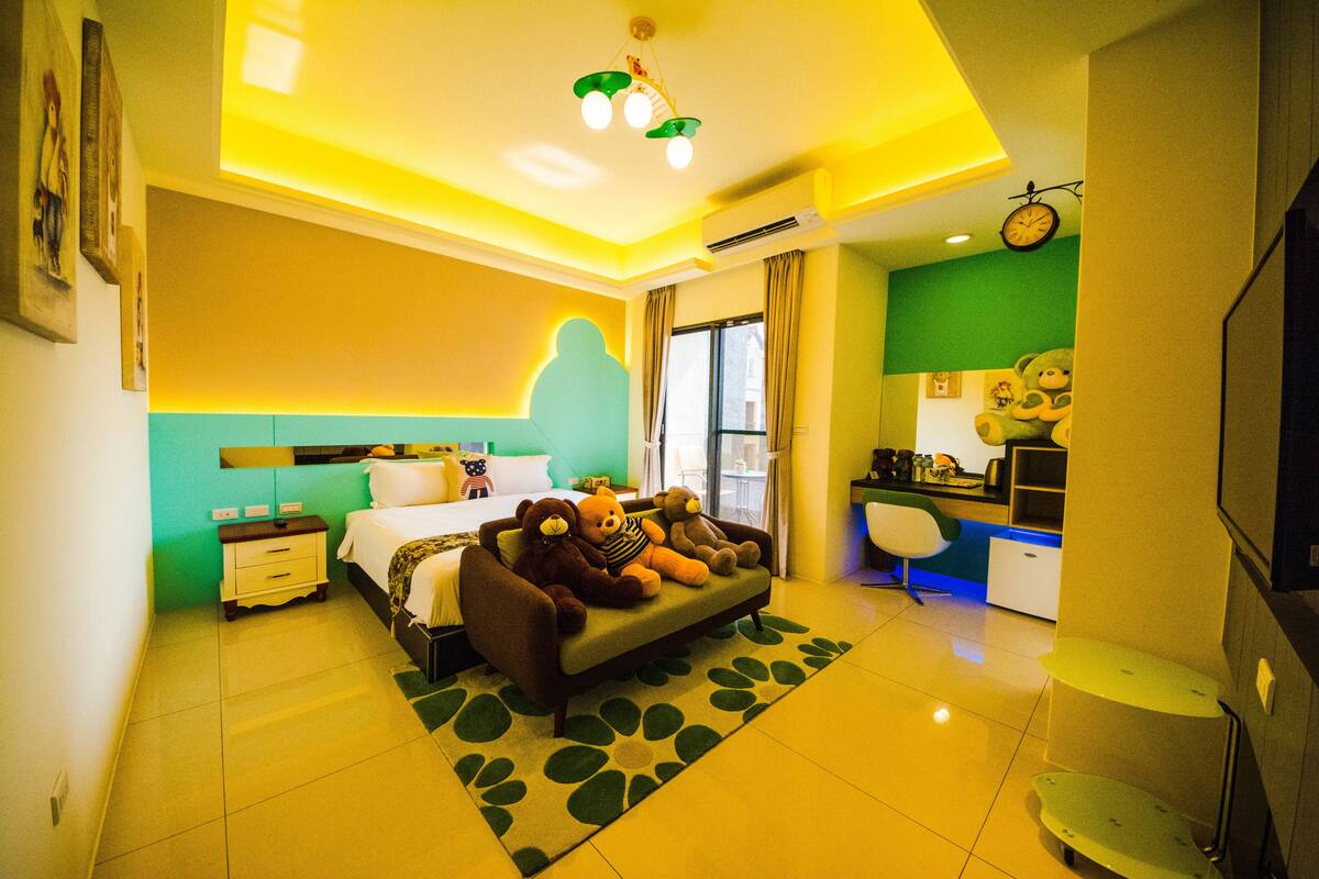 Summer Bear Room | Children’s theme room