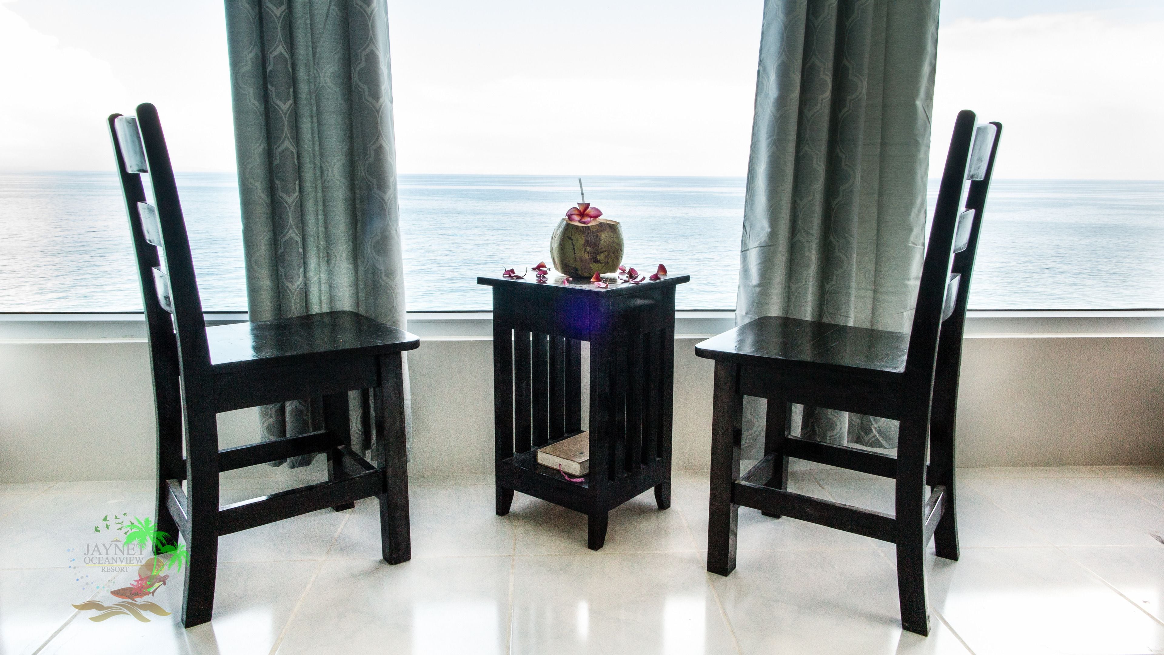 egyptian cotton sheets, premium bedding, desk, laptop workspace