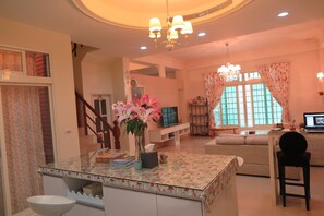 Tempat makan keluarga